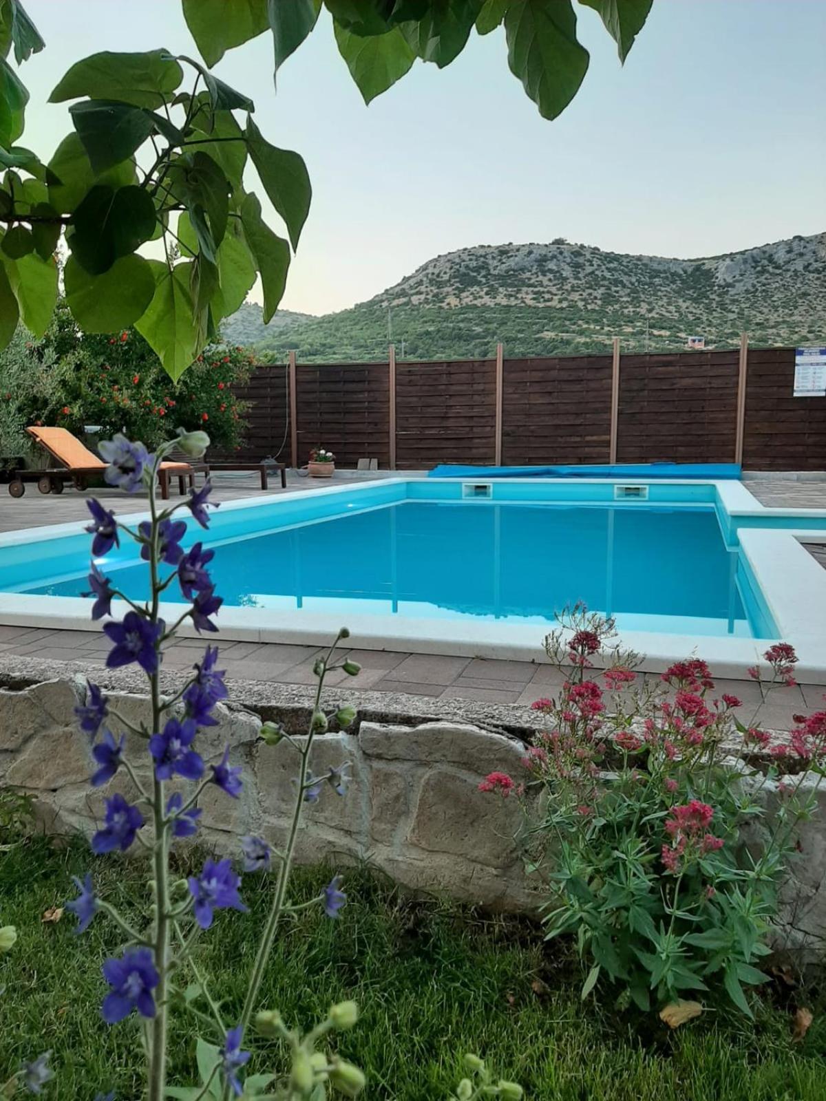 Apartment Smilje Šibenik Eksteriør billede