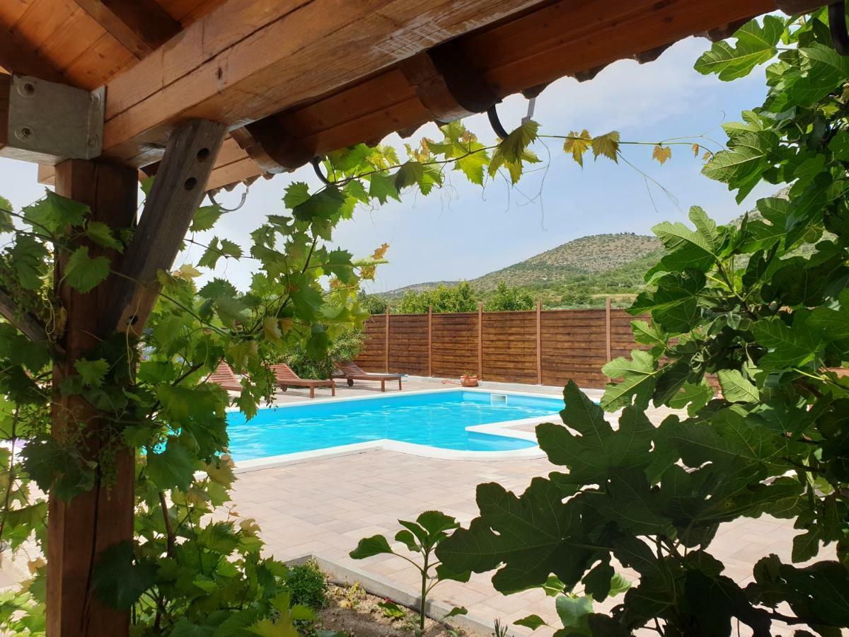 Apartment Smilje Šibenik Eksteriør billede